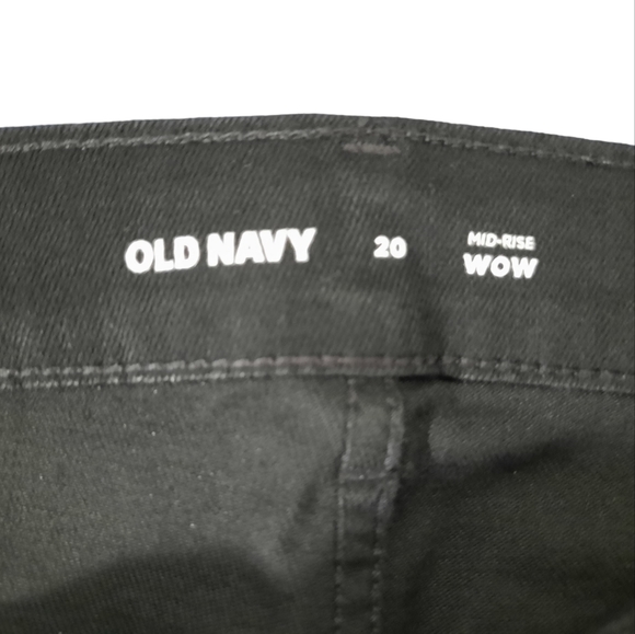 Old Navy Mid Rise WOW Black Wash Jean Shorts - Picture 4 of 4